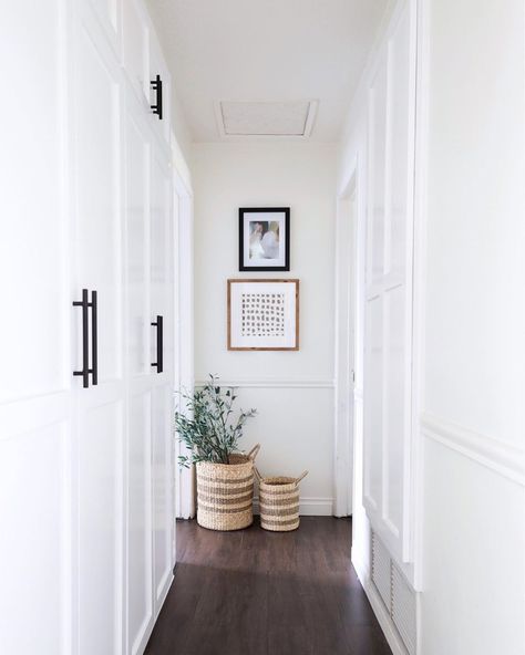 KATIE STAPLES on Instagram: “Gave our hallway a mini makeover with a few things I had around the house! I’m thinking an art lamp above the prints would be the perfect…” Hall Deco, Decoration Hall, Entrance Way, Entryway Wall Decor, Hal Decor, Entryway Wall, Hall Decor, Porch Design, Style At Home