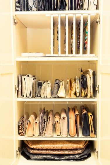 Cleaning Closet Organization, Gayle King, Diy Jar, Closet Built Ins, Walking Closet, Purse Storage, Handbag Storage, Closet Organization Diy, Cleaning Closet