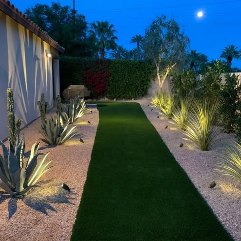 Palm Springs Landscaping, Desert Landscaping Backyard, Desert Landscape Design, Desert Backyard, Palm Trees Landscaping, Arizona Landscape, Modern Desert, Modern Backyard Landscaping, Rancho Mirage