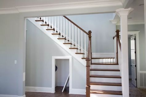 14 Types of Staircases Homeowners Should Know L Shaped Staircase, U Shaped Staircase, Victorian Era Homes, Types Of Stairs, Wood Balusters, Stair Balusters, Double Staircase, Traditional Staircase, Staircase Remodel