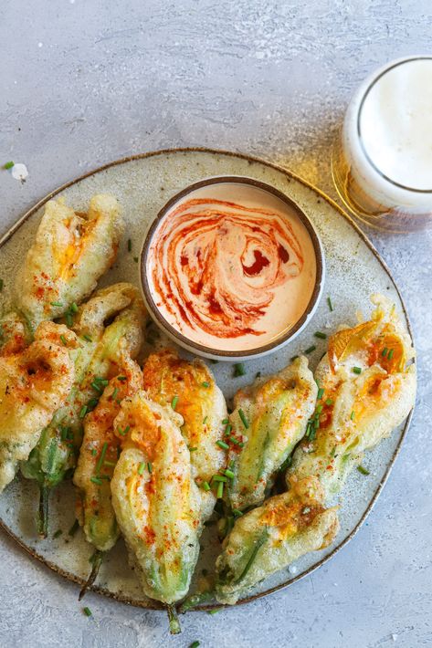 Fried Squash Blossoms, Stuffed Squash Blossoms, Fried Squash, Stuffed Squash, Zucchini Blossoms, Squash Blossoms, Fried Turkey, Turkey Recipe, Squash Blossom