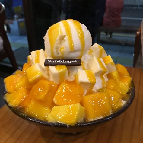 Mango Bingsu, Gimme Some Sugar, Korean Street Food Recipes, Mango Cheesecake, Korean Desserts, Haruichi Furudate, Korean Food, Cheese Fondue, Sweet Tooth