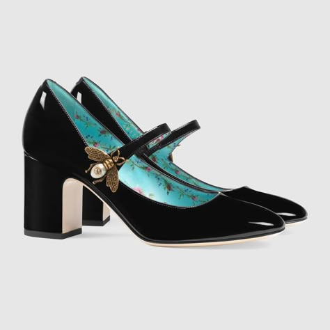 Shop the Patent leather mid-heel pump with bee by Gucci. The bee motif is fashioned from gold-toned metal around a pearl effect stone, set along the side of a patent leather pump. The bee-a symbol first seen in Gucci ready-to-wear in the 1970s-has quickly become one of House's most distinctive codes. Gucci Pumps, Dr Shoes, Gucci Heels, Mode Zara, Manolo Blahnik Heels, Mid Heels Pumps, Designer Pumps, Aesthetic Shoes, Pumps Shoes