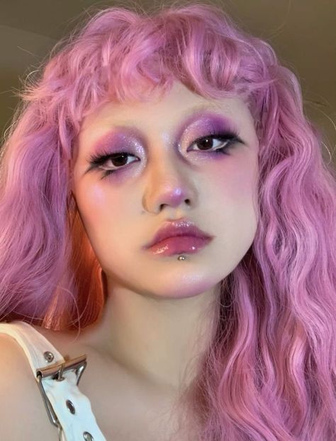 Pink Goth Makeup Ideas, Pink Makeup Looks Creative, Drag Makeup Purple, Pink Demon Costume, Pink Aesthetic Makeup Looks, Cute Colorful Makeup Looks, Purple Valentines Makeup, Douyin Alt Makeup, Pink Alternative Makeup