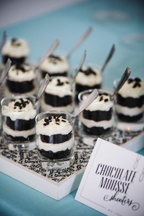 Antiquity Wedding, Wedding Ideas Black And White, Wedding Ideas Black, Wedding Candy Table, Wedding Photography Contract, Wedding Black And White, White Desserts, Black Chocolate, Wedding Black