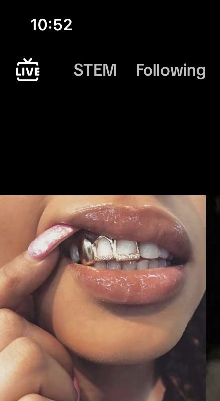 Grillz Bottom Teeth, Women’s Grills, Grillz For Females Aesthetic, Letter Grillz, Grillz Teeth Female, Gap Grillz, Tooth Jewel, Gold Teeth Grills, Gold Grills