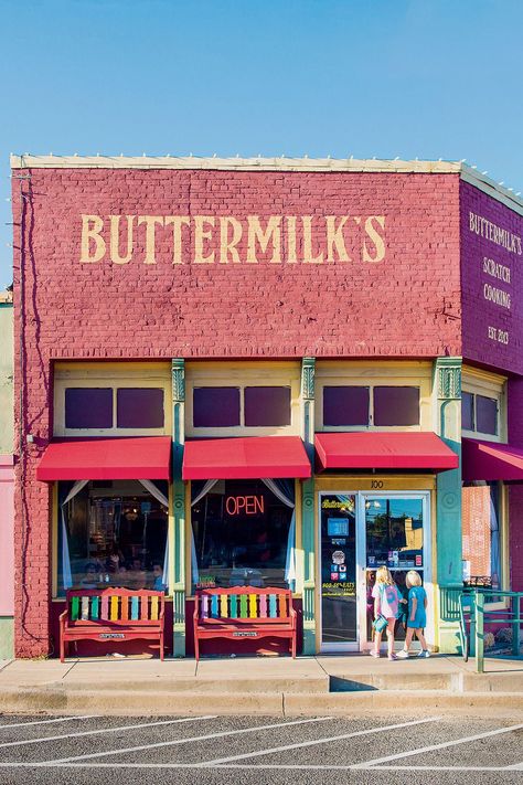 10 Great Day Trips to Small Towns Around Dallas - D Magazine Small Town Texas, Day Trips From Dallas, Dallas Things To Do, Small Town Mystery, Dallas Travel, Visit Dallas, Texas Adventure, Travel Texas, Texas Living