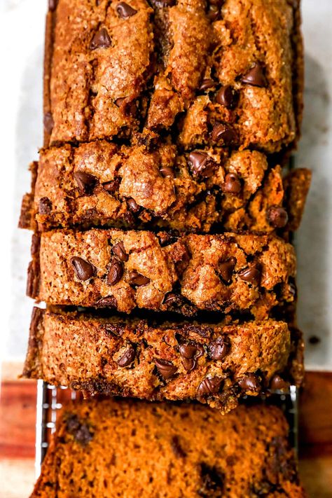 Pumpkin Chocolate Chip Bread {Fall Favorite} - Two Peas & Their Pod Two Peas And Their Pod, Chocolate Chip Bread Recipe, Healthy Vegan Dessert, Paleo Pumpkin Bread, Chocolate Chip Zucchini Bread, Cheesecake Vegan, Chocolate Chip Bread, Pumpkin Chocolate Chip Bread, Pumpkin Chocolate Chip