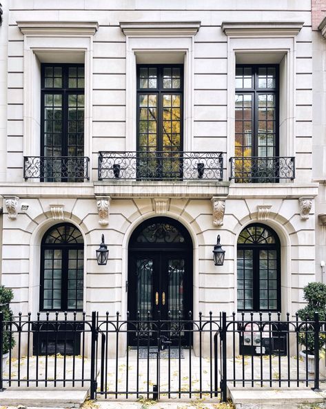 New Classical Architecture, Classic Facade, Classical Building, Townhouse Exterior, Classical House, London Townhouse, Classic House Exterior, Classic Building, Classic House Design