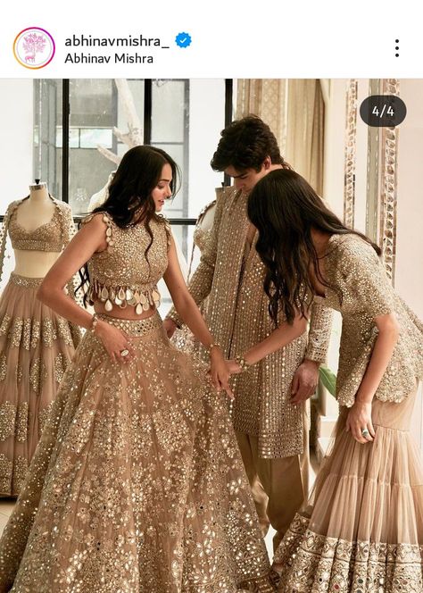 Pastel Lehenga Wedding Bridesmaid, Wedding Lehengas For Bridesmaid, Wedding Outfits For Reception, Heeramandi Movie, Wedding Dress For Bride Sister Indian, Bollywood Wedding Outfit, Groom Sister Dress Indian Outfit, Heeramandi Outfits, Sangeet Outfit Sisters