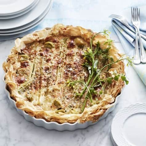 Phyllo Quiche, Tart Dough, Creamed Leeks, Large Fries, Quiche Dish, Phyllo Dough, Easy Oven, Porcelain Dish, Easter Dinner