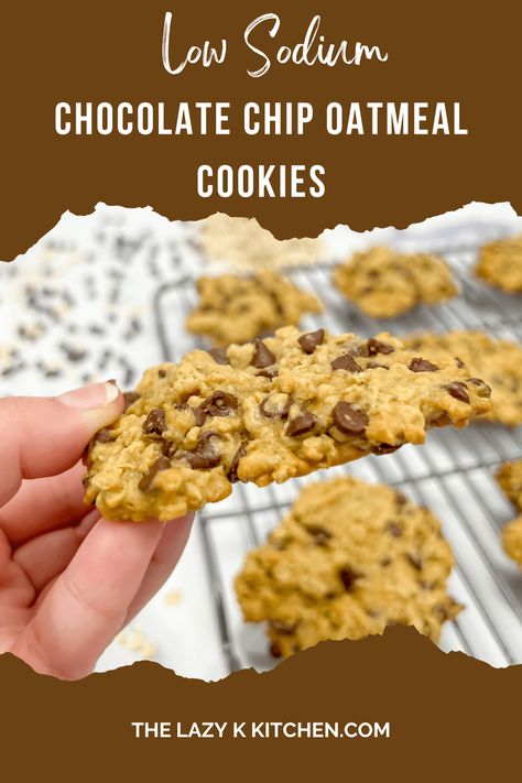 Oatmeal Cookies Soft, Low Sodium Desserts, Oatmeal Cookie Recipes Healthy, Heart Healthy Recipes Low Sodium, Oatmeal Cookie Recipe, Chocolate Chip Oatmeal Cookies, Oatmeal Chocolate Chip Cookie Recipe, Healthy Dessert Options, Homemade Chocolate Chip Cookies