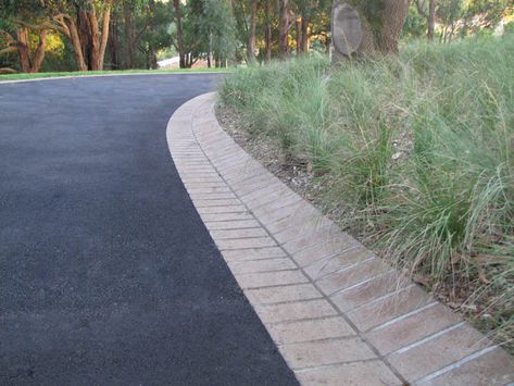 Driveway Edging Ideas, Driveway Concrete, Driveway Border, Driveway Edging, Driveway Entrance Landscaping, Asphalt Driveway, Gravel Driveway, Driveway Entrance, Driveway Design