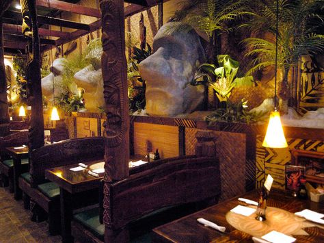 TimeOut Chicago's guide to the top 5 tiki bars in Chicago (photo: The Tiki Terrace) Modern Lofts, Tiki Restaurant, Hawaiian Restaurant, Themed Restaurant, Tiki Statues, Tiki Bars, Tiki Decor, Dinner Theatre, Tiki Lounge