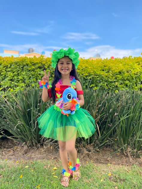 Lilo And Stitch Birthday Outfit, Lilo And Stitch Outfits, Fiesta Lilo Y Stitch, Lilo And Stitch Party Ideas, Lilo Y Stitch Cumpleaños, Cumple De Stitch Ideas, Stitch Birthday Party Ideas, Lilo And Stitch Birthday Party, Hawaii Themed Party