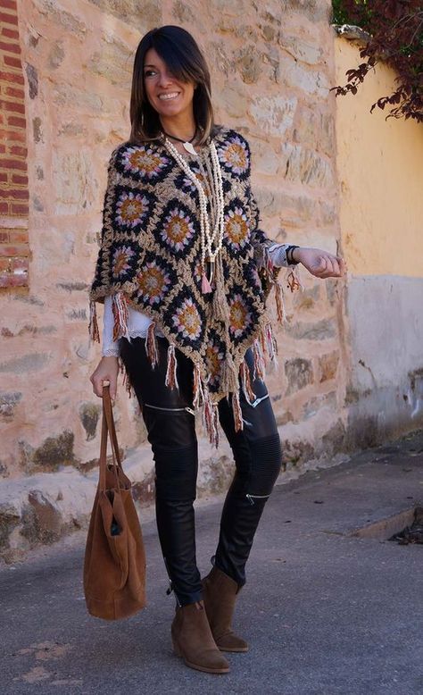 como hacer un poncho de punto de media Diy Crafts Crochet, Crochet Poncho Free Pattern, Gilet Crochet, شال كروشيه, Stil Boho, Crochet Poncho Patterns, Poncho Pattern, Bohol, Crochet Woman