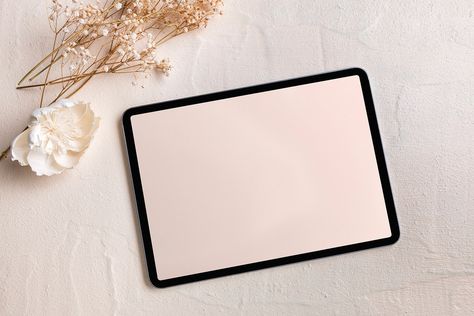 Ipad Flatlay, Pink Ipad Background, Pink Screen, Ipad Backgrounds, Pink Ipad, Design Mockup Free, Ipad Photo, Ipad Background, Free Mockup