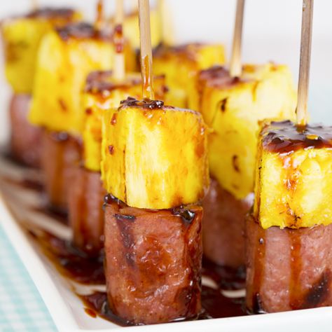 Sausage & Pineapple Kabobs Sides For Kabobs Parties, Ham And Pineapple Appetizers, Sausage Pineapple Kabobs, Sausage Pineapple Appetizer, Mini Kabobs, Appetizer Kabobs, Sausage Pineapple, Grilled Fruit Dessert, Pineapple Appetizers