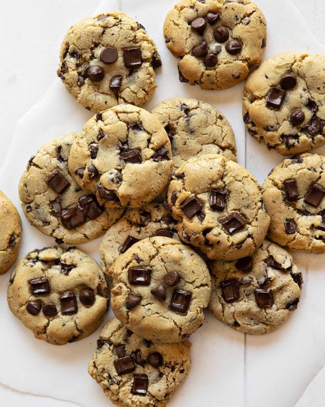 The Best Chocolate Chip Cookies Homemade Chocolate Chip Cookies Recipe, Best Chocolate Chip Cookies Recipe, Make Chocolate Chip Cookies, Homemade Chocolate Chips, Homemade Chocolate Chip Cookies, Perfect Chocolate Chip Cookies, Chocolate Heaven, Chocolate Cookie Recipes, Chewy Chocolate Chip Cookies