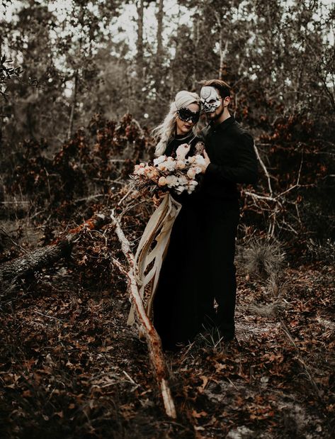 Ooh Spooky! Chilling Halloween Ideas for your Wedding | Green Wedding Shoes Gothic Tablescape, Horror Prompts, 40th Photoshoot, Dark Weddings, Halloween Wedding Ideas, Halloween Engagement, Spooky Shoot, Moody Wedding Decor, Spooky Photoshoot