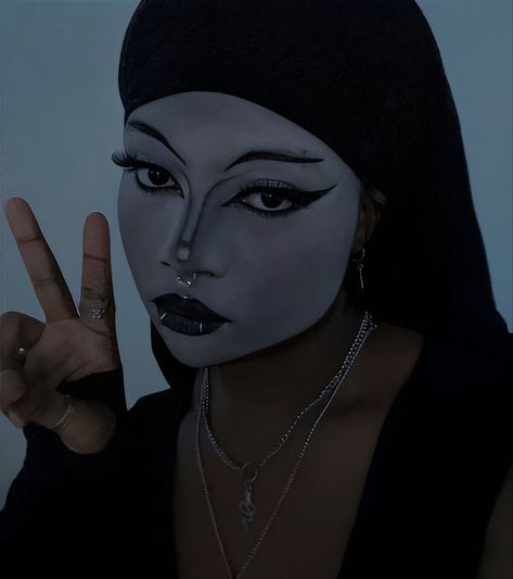 Trad Goth Pride Makeup, Trad Goth Makeup Black Women, Goth Makeup Without White Base, Trade Goth Makeup, Goth Lashes, Black Trad Goth, Goth Eyeliner Designs, Trad Goth Makeup Men, White Goth Makeup