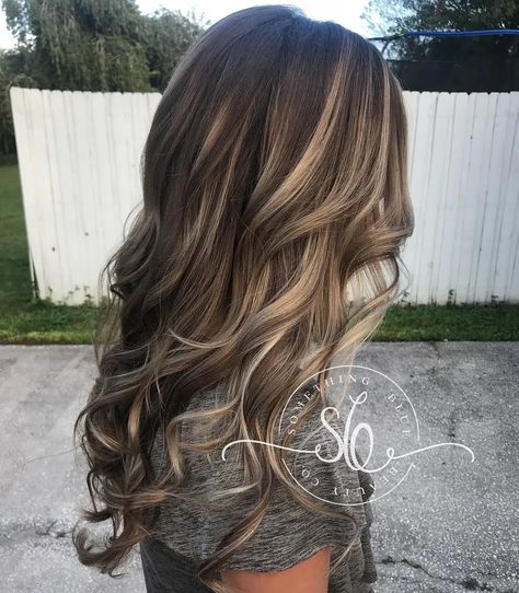 27 Mejores Imágenes de Mechas Beige Tendencia 2023 en Coloración de Cabello - Mujeres Femeninas Balayage Brunette, Brown Blonde Hair, Ombre Hair Color, Hair Color And Cut, Hair Color Balayage, Hair Envy, Brown Hair Colors, Brunette Hair, Great Hair