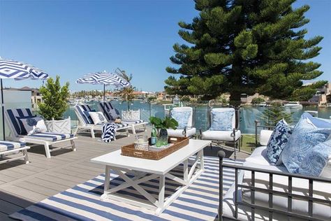 Hamptons Garden Australia, Hamptons Style Garden, Indah Island, Hampton Restaurant, Hampton Style House, Hamptons Style Living Room, Hampton Style Home, Hampton Garden, California Chic