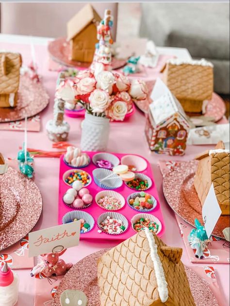 Pink Gingerbread Party, Gingerbread Party Decor, Pastel Christmas Party, Pinkmas Party, Xmas Sleepover, Tipi Party, Pink Christmas Party, Gingerbread Competition, Gingerbread House Party