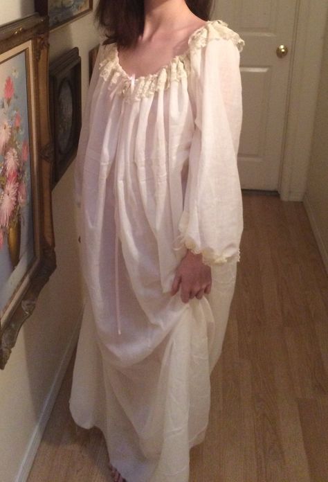 Late 18th Century chemise/nightgown 18th Century Nightgown, 18th Century Chemise, Princess Oc, Chemise Nightgown, The Night Is Young, Victorian Nightgown, Turkish Dress, Medieval Ages, Demon Hunter