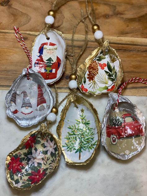 Seashell Christmas Ornaments, Oyster Ornament, Art Coquillage, Oyster Shell Crafts, Seashell Ornaments, Seashell Painting, Shell Crafts Diy, Sea Crafts, Deco Originale