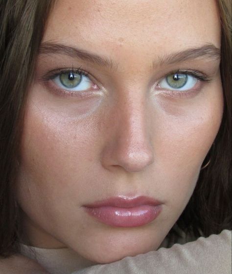 Enhance Green Eyes, Beachy Makeup, Kimberly Reed, Bug Eyes, Desired Face, No Makeup Makeup Look, Photography Reference, No Makeup Makeup, Rina Kent