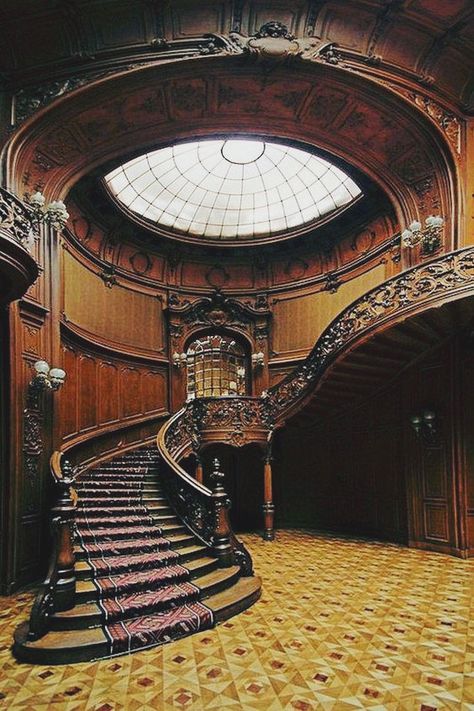 Stair Cases, Architecture Cool, Fun Room, Spiral Staircases, Victorian Mansion, Stairway Design, Victorian Furniture, Abandoned Mansions, Victorian Architecture