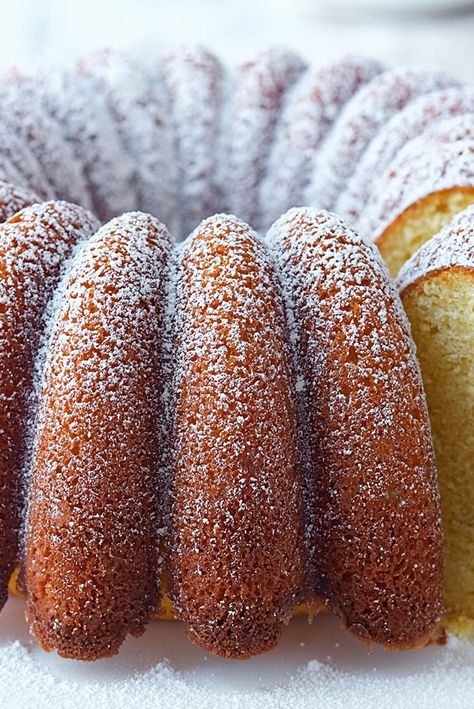 Classic Vanilla Bundt Cake Recipe Vanilla Bundt Cake Recipes, Vanilla Bundt Cake, King Arthur Recipes, Bundt Cake Recipes, King Arthur Flour Recipes, Base Cake, Golden Cake, Baking Projects, Bundt Cake Recipe