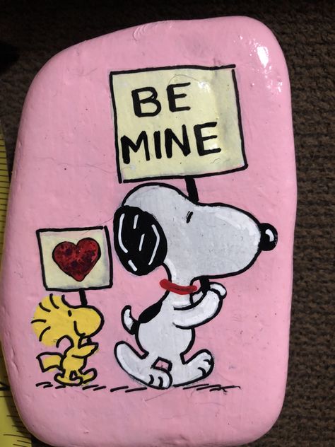 Valentines Day Rocks Painting, Simple Valentine’s Day Painting, Rock Painting Ideas For Valentines Day, Cute Love Paintings, Valentine Stone Painting, Valentine Rock Painting Stone Art, Neon Quotes, Flower Drawing Tutorials, Cartoon Painting