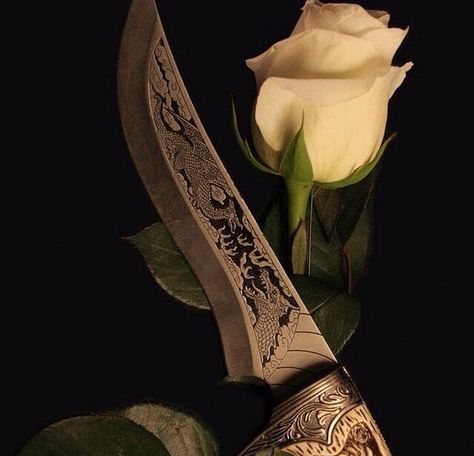 Knife Aesthetique Dark, Knife Aesthetique Aesthetic, Knife Pictures, Rose Knife, Rose Core, Rosé Core, Knife Aesthetic, Blood Hunter, Trust Fall