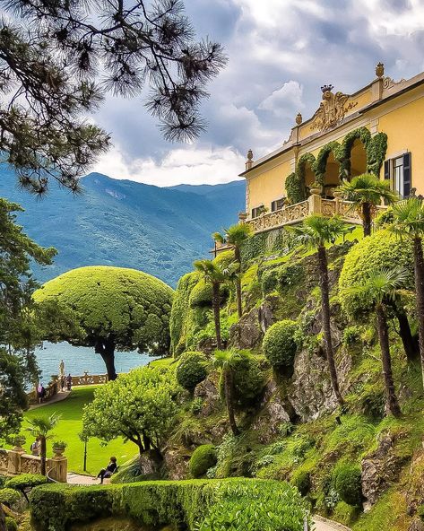 Lake Como Wallpaper, Villa Del Balbianello, Alpine Forest, Como Lake, Italian Lakes, Nature Hd, Lake Como Italy, Italian Countryside, Como Italy