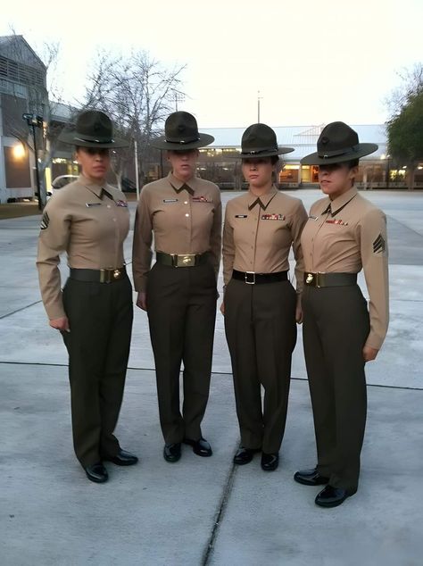 Being A Women, Marines Girl, Military Pride, Female Marines, Army Women, Military Girl, Police Women, Us Marine Corps, Female Soldier