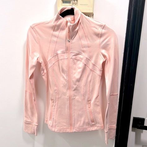 Lululemon Pink Jacket, Aesthetic Outfits Sporty, Pastel Lululemon, Lululemon Define Jacket Outfit, Outfit Ideas Lululemon, Lululemon Outfit Winter, Define Jacket Outfit, Pink Lululemon Define Jacket, Lululemon Outfit Ideas