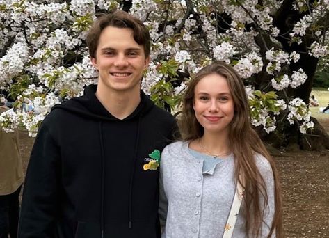 Lily Zneimer and Formula 1 racer Oscar Piastri have been together since they were teenagers. Lily is an engineer who reportedly wants to work in F1 Oscar And Lily, Oscar Piastri And Lily, Oscar Piastri And Lily Zneimer, Oscar Piastri Girlfriend, Lily Zneimer, F1 Couple, Christian Camargo, Arthur Darvill, John Cho