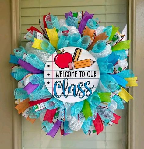 Dollar Tree Fanatics Crafts & Decor & DIY With Freebies 🟢⚪ | Back to school wreath | Facebook Teacher Wreaths For Classroom, Back To School Wreath, Welcome To Our Class, Classroom Wreath, School Wreaths, Teacher Wreaths, Teacher Crafts, Teacher Craft, Daycare Teacher