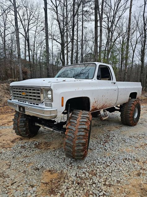 Old Jacked Up Chevy Trucks, Old Jacked Up Trucks, 1969 Chevy Truck, Chevy Square Body Trucks Lifted, Old Chevrolet Trucks, Chevy Square Body Trucks, Square Body Trucks, 1970 Chevy Truck, Mudding Trucks