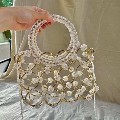 Pleasure Principle, Hand Beaded Bag, Beaded Things, Beaded Shoes, Bridal Handbags, Beads Craft Jewelry, Sweet Jewelry, Diy Bags Patterns, Sewing Bags