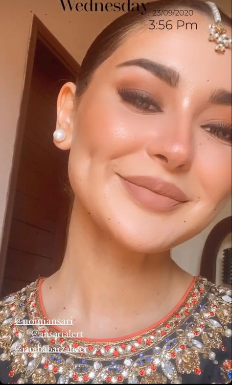 Orange Brown Lipstick, Hania Amir Makeup, Hania Amir Makeup Look, Eid Makeup, Pakistani Makeup, Makeup For Small Eyes, Indian Makeup Looks, Orange Eye Makeup, Soft Eye Makeup