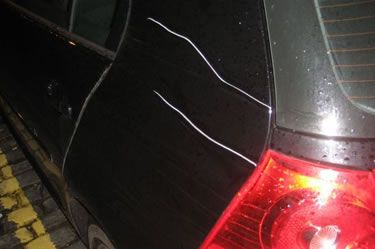 It is very easy to repair car paint  scratches  and chips if you  have good instructions and right tools. A scratch  can go into 4 layers... Dangerous Driving, Paint Repair, Car Tips, Auto Body Repair, Dent Repair, Car Washing, Making Decisions, Car Cleaning Hacks, Gas Mileage