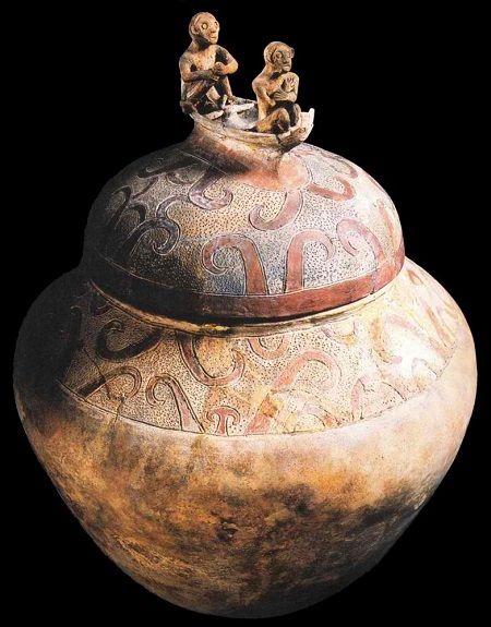 The Manunggul Jar Manunggal Jar, Filipino Ceramics, Pre Colonial Philippines Art, Filipino Pottery, Philippine Artifacts, Filipino Artifacts, Archeological Artifacts, Colonial Philippines, Philippine Mythology