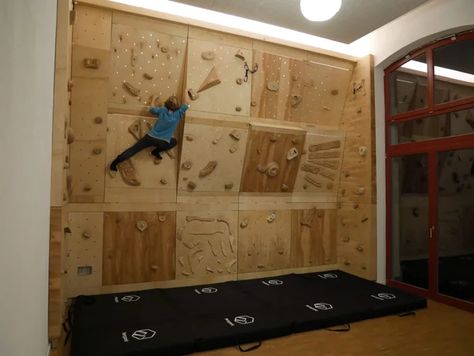 All Wooden Climbing Wall (with Interchangeable Wall Parts) : 8 Steps (with Pictures) - Instructables Cat Climbing Wall Shelves, Modern Fence Panels, Climbing Hall, Playground Backyard Diy, Diy Climbing Wall, Climbing Wall Kids, Home Climbing Wall, Cat Climbing Wall, Indoor Climbing Wall