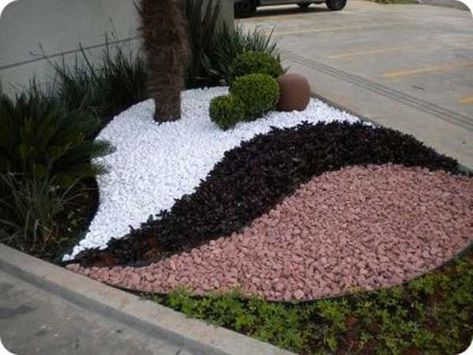 fine Great Pebbles Ideas with Nice Shapes to Beautify Your Outdoor Pet Cemetary, Garden Landscaping Design Ideas, Ideas Jardin, Pebble Garden, Rock Designs, Planter Beds, Rock Garden Landscaping, Front Entrance, Front Yard Garden