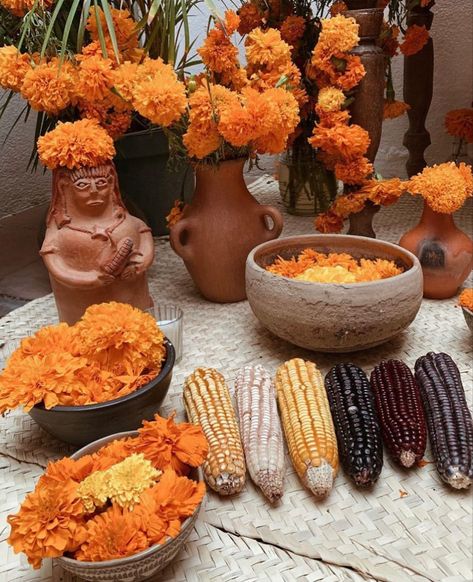 Dia De Los Muertos Party Ideas, Winter Solstice Party, Mexican Halloween, Dia De Los Muertos Decorations Ideas, Aztec Culture, All Souls Day, Mexican Party, Simple Holidays, Halloween Deco