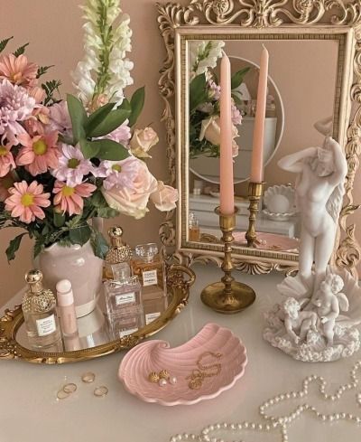 Vintage Room Decor, Dekorasi Kamar Tidur, Princess Room, Girly Room, Vintage Princess, Dreamy Room, Vintage Room, Dream Room Inspiration, Pink Room