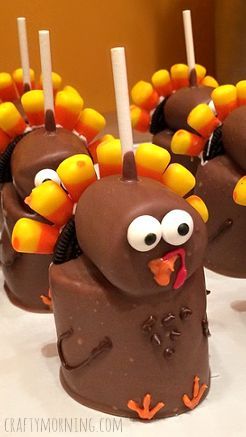 Marshmallow Turkey, Thanksgiving Marshmallow, Treats For Thanksgiving, Unique Thanksgiving Desserts, Cute Thanksgiving Desserts, Thanksgiving Desserts Kids, Turkey Treats, Thanksgiving Snacks, Crafty Morning